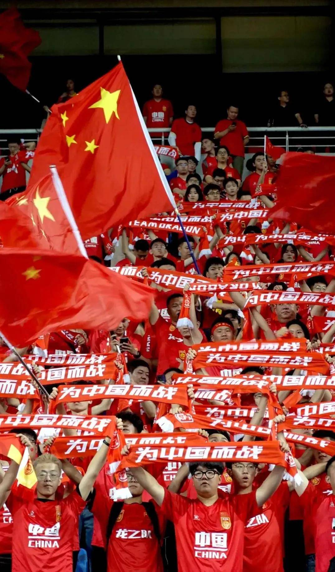 中国足球联赛热度持续升温，球队备战决胜时刻
