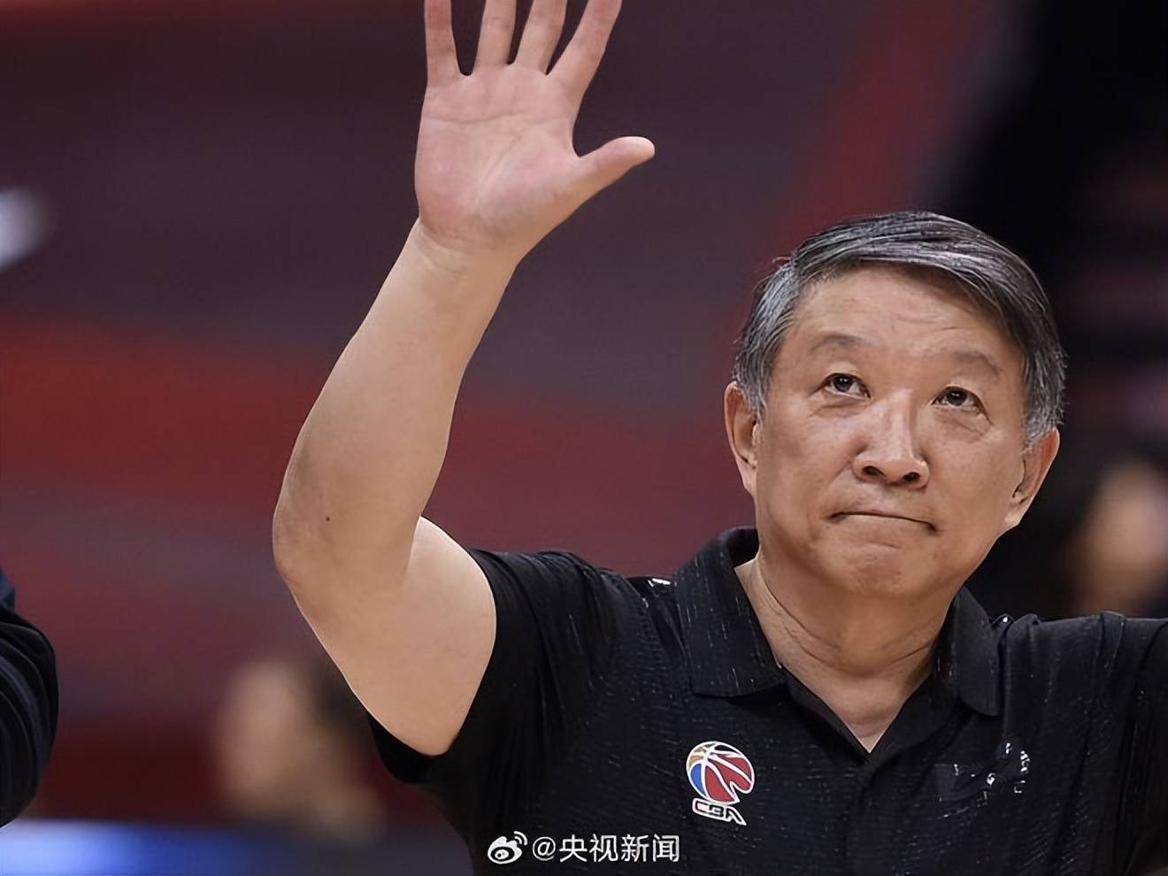 关于篮球队伍换帅临时教练上任训练态度严谨的信息